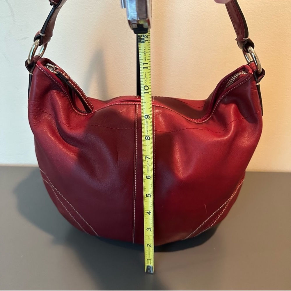 Vintage Y2K Coach Soho style F10907  Red
Leather Hobo (2007) - Picture 9 of 16